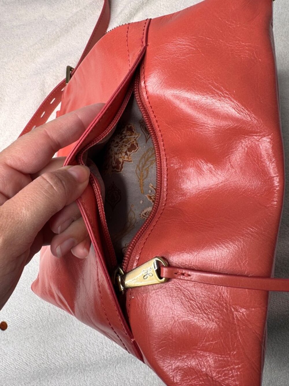 NWT Hobo Drifter Tea Rose Leather Crossbody Bag Adjustable Strap - Picture 3 of 14